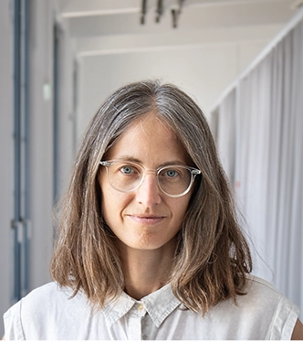 headshot of Ingrid (Portrait photo)