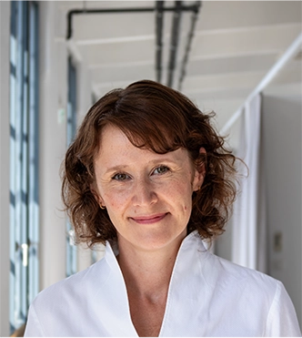 headshot of Marlene (Portrait photo)